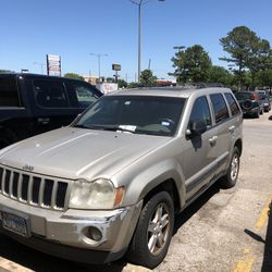 2006 Jeep Laredo 