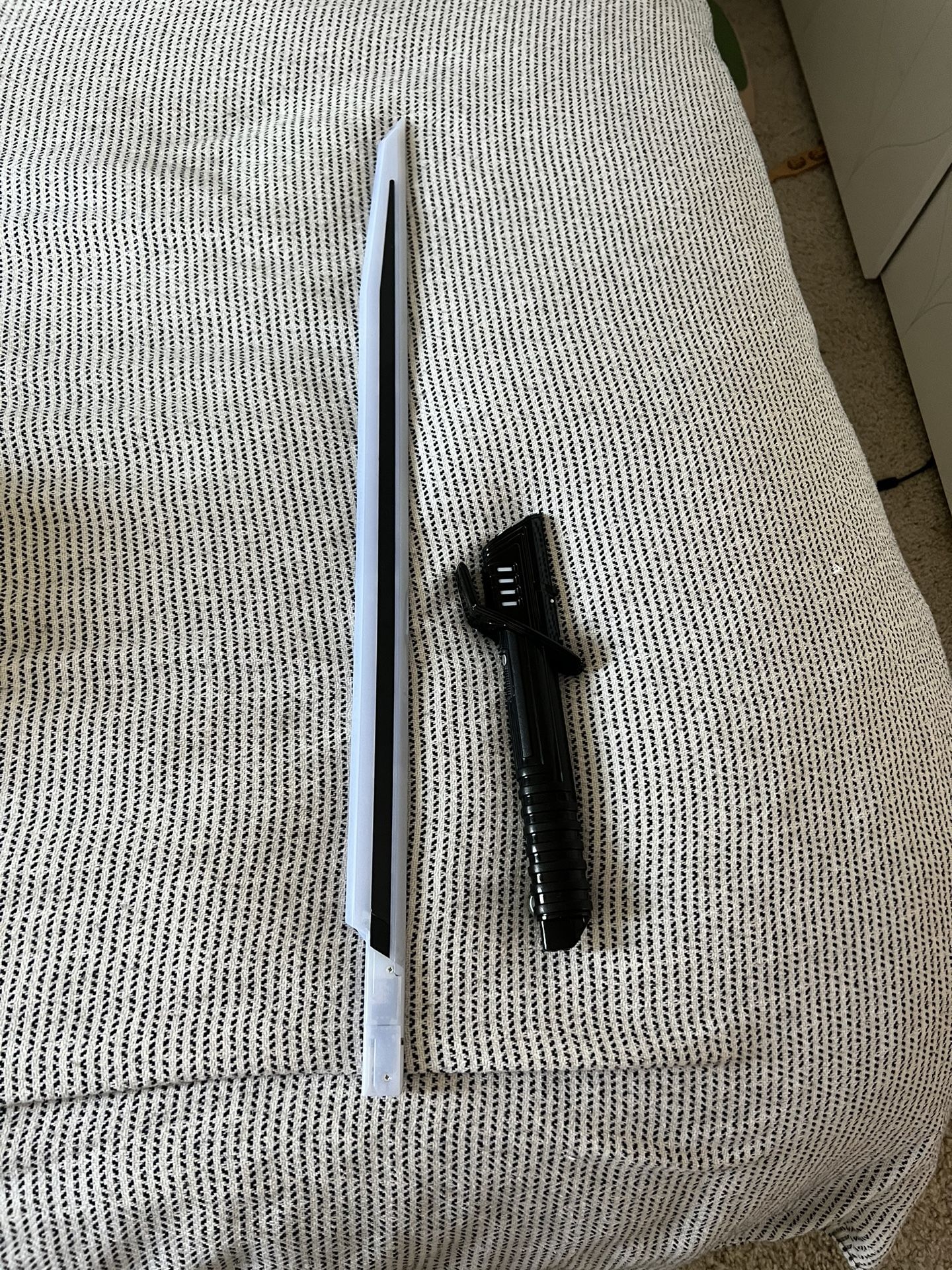 Mandalorian legacy lightsabers dark saber