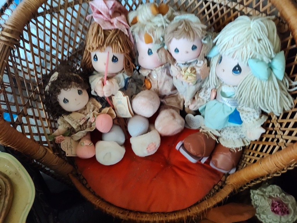 Roughly 14" Tall Soft Precious Moment Dolls Like New Chair Comes With It Some Of Them Are Limited Edition $100 Or Bo House Pick Up Bo