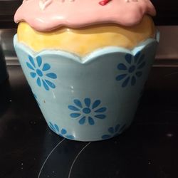 Cookie Jar - "Cupcake"