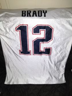 Tom Brady jersey size XL in adult