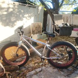Mongoose Mountain Bike 