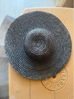 Black straw hat 👒