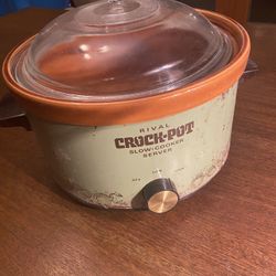 Vintage green Retro 4 Qt Rival 3154 Crock Pot Slow Cooker 3 Part Crock Works Great 1970s
