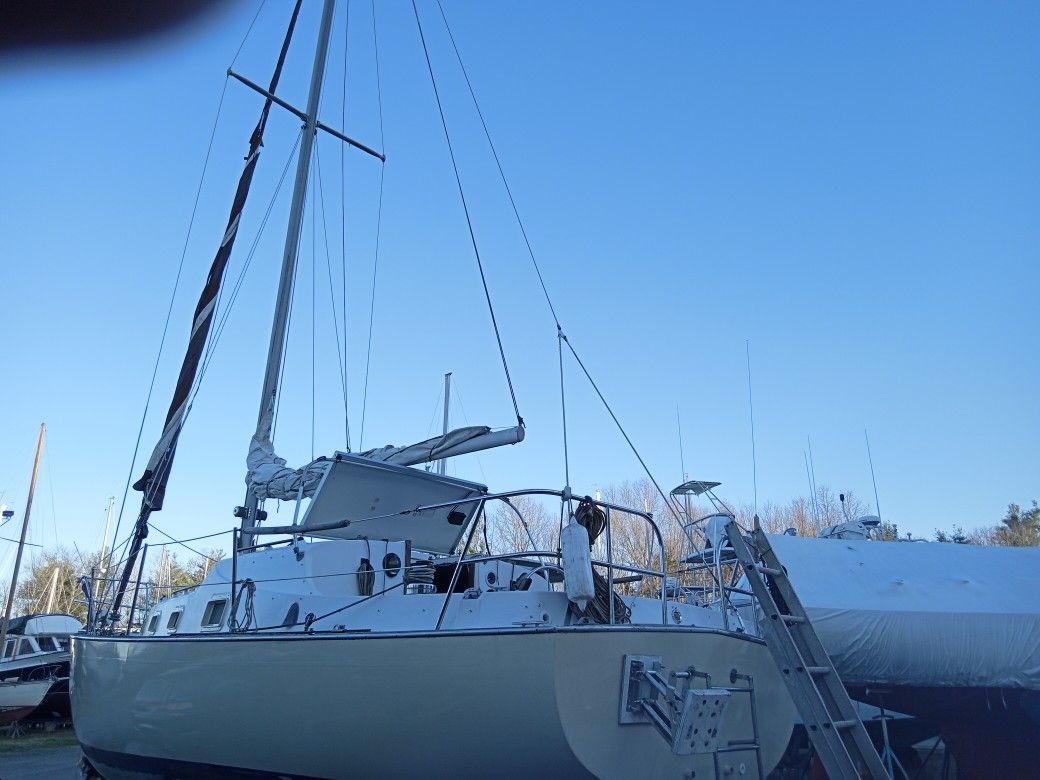 31' Bombay Clipper Liveaboard