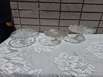 Cake stands prices vary