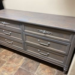 Henredon Dresser And Nightstand
