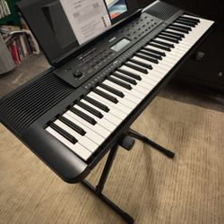 Yamaha YPT-270 Portable Keyboard + Stand