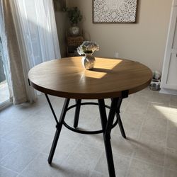 Round Dinning Table 