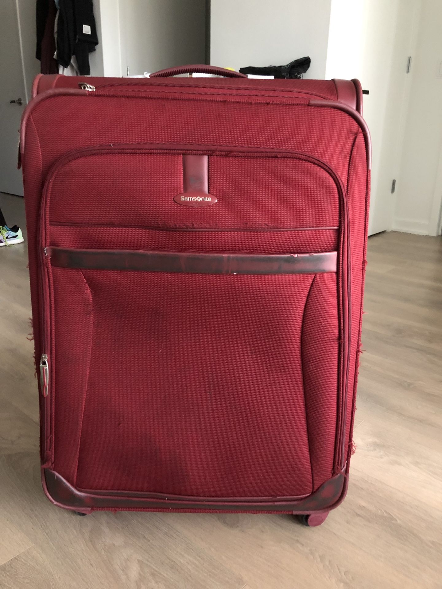 27 inch Samsonite suitcase