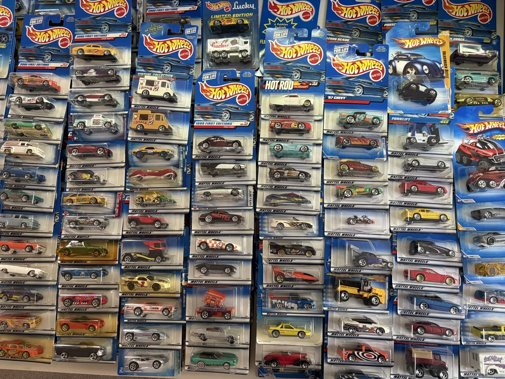 Hot Wheels - 275 Car Collection