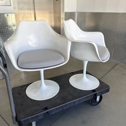 2 Tulip Chairs Reproduction