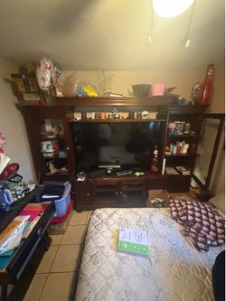 Entertainment center