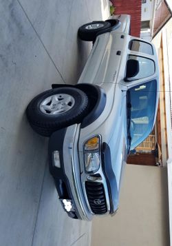 Perfect 2003 Toyota Tacoma SR5 4WDWheelsss-CleanTitle WWHELS