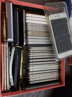 I phone 4, 4S, 5, 5c, 5s, 6 and 6S bundle phones and parts