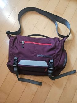 Patagonia Mini Mass Maroon Messenger Bag