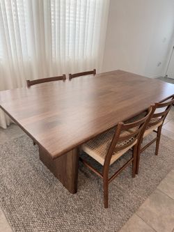 Dinning table