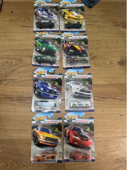 8 Cars Performance  Hot Wheels Complete Sets Of 8