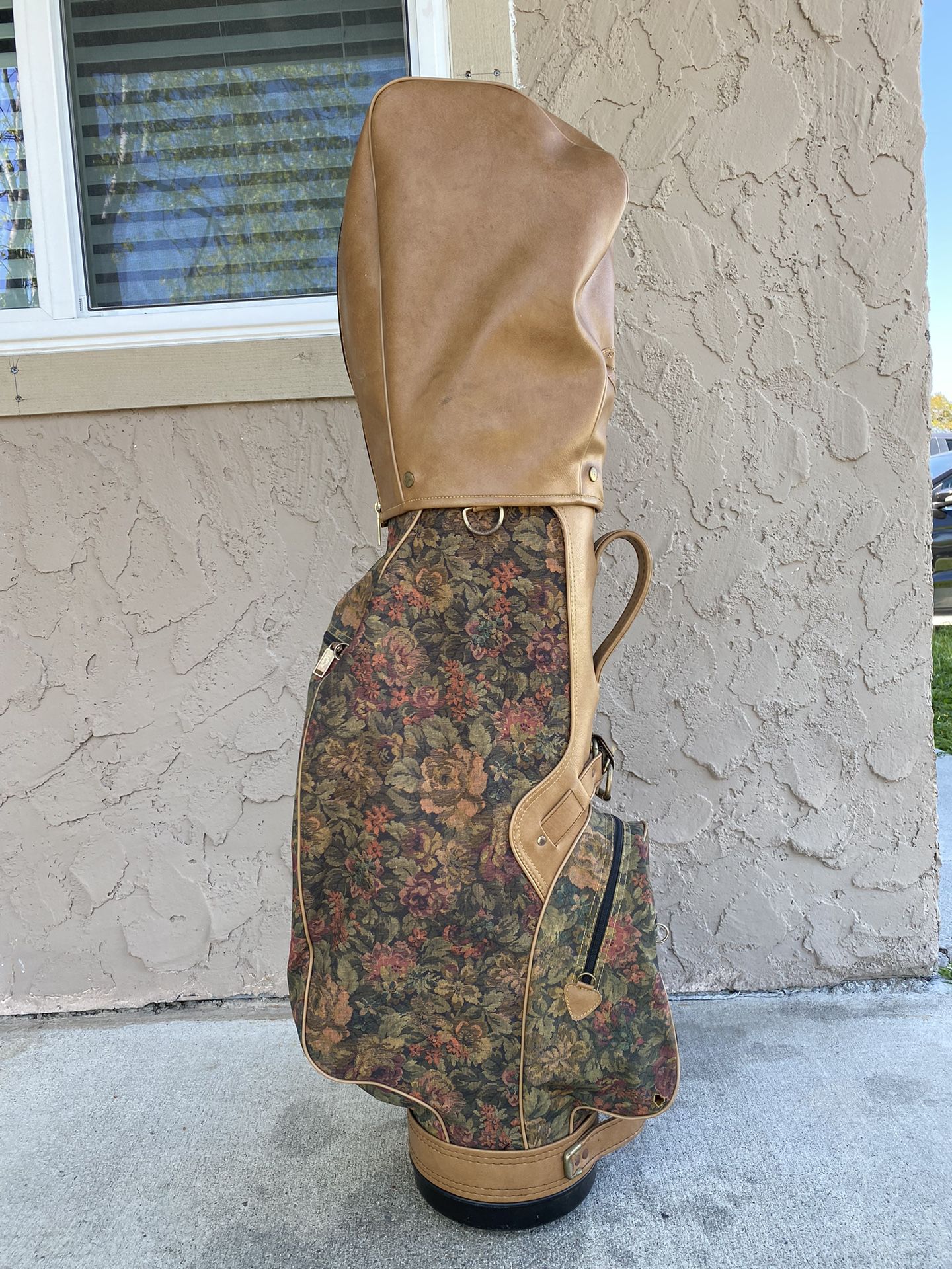 HTF Original Vintage Yamaha Faux Alligator Tan Leather Golf Bag w/ Rain  Cover for Sale in Los Angeles, CA - OfferUp