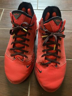 Nike Men’s Lebron XIX 