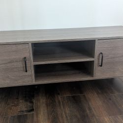 Mid Century Modern TV Unit For Small Space 