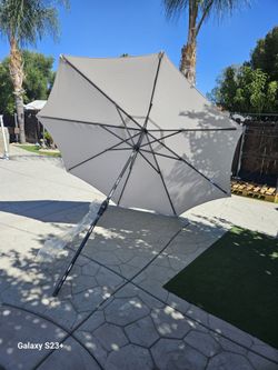 Sunvilla patio Umbrellas 10 ft new