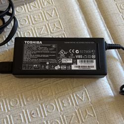 Toshiba Charger