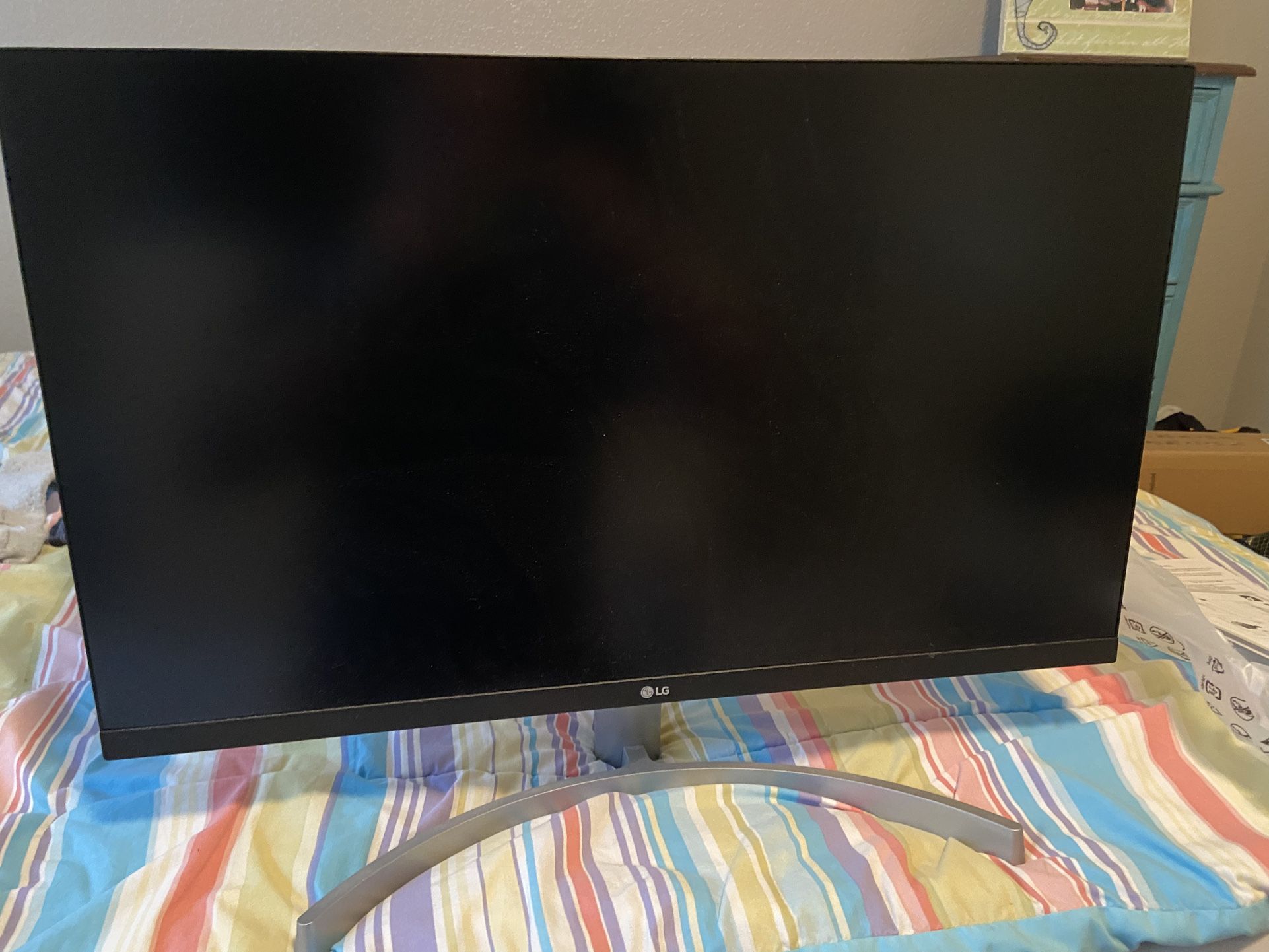 27” LG Monitor *Like New*
