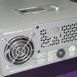 Xantrex Freedom x1000 sine wave inverter