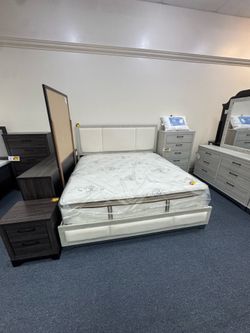 Light grey king bed room set