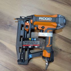 Rigid Pneumatic 16 Gauge 2- 1/2 in Straigh Nailer