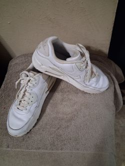 White air max nike women size 8 in good condition