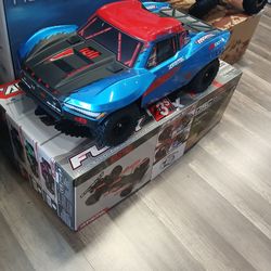 ARRMA Fury BLX 1/10 2WD RC Short Course Truck