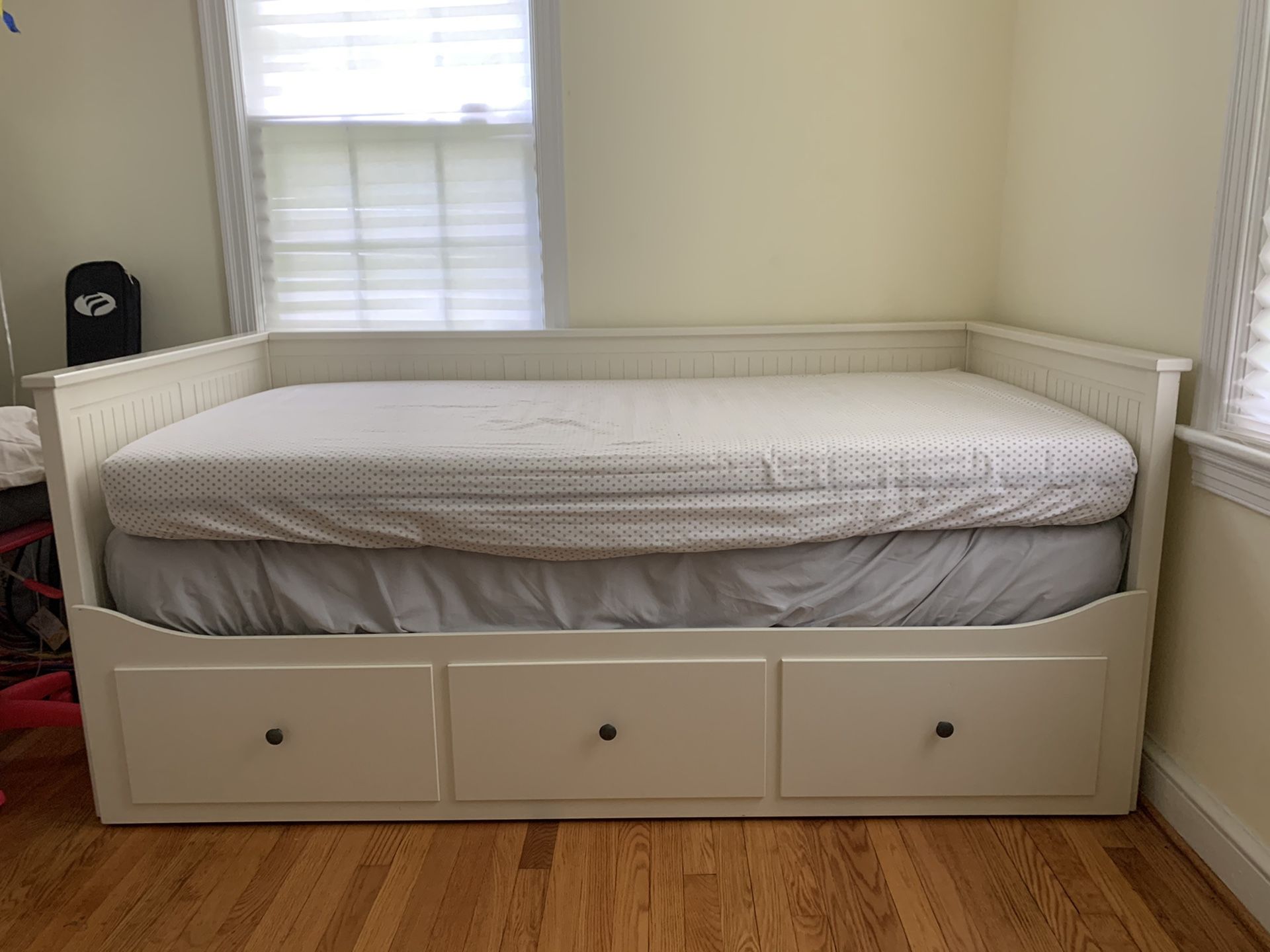 IKEA hemnes daybed with trundle and storage