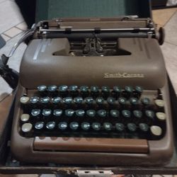 Antique Typewriter 