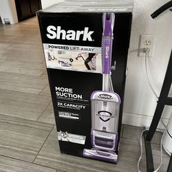 shark navigator vacuum cleaner