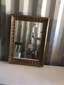 Beautiful Antique Style Mirror 24x32