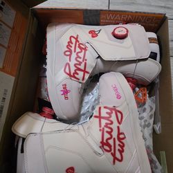 New Womens Snowboarding Boots Size 9