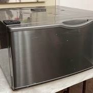 Samsung 27" Washer Dryer Pedestal with Storage Drawer - Platinum