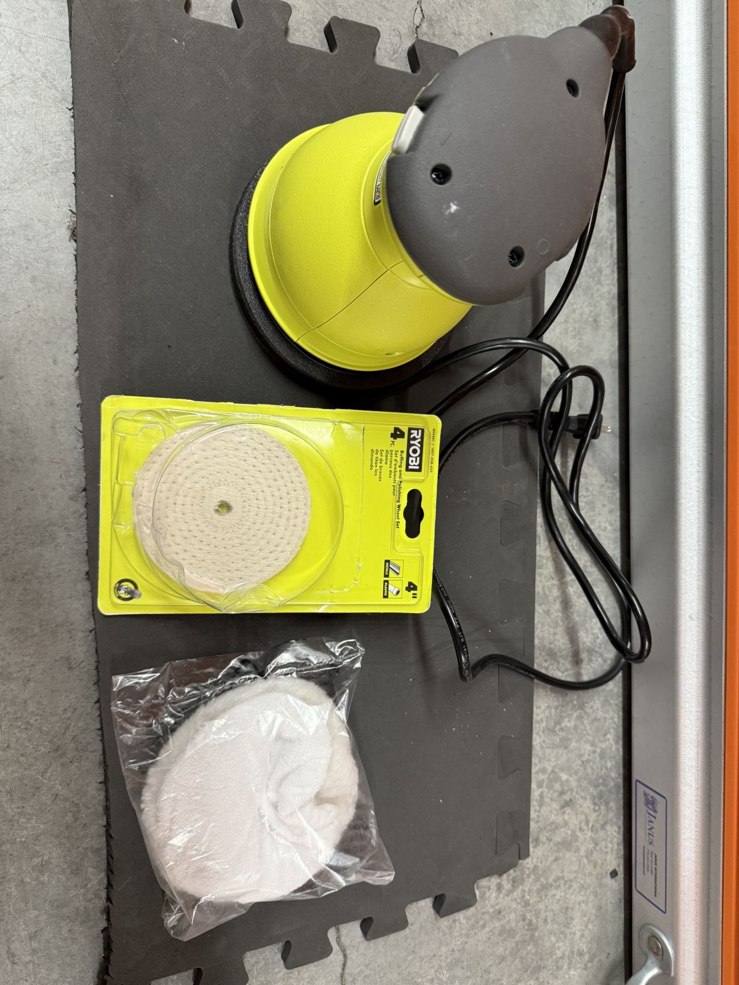 Ryobi Orbital Buffer And Polisher