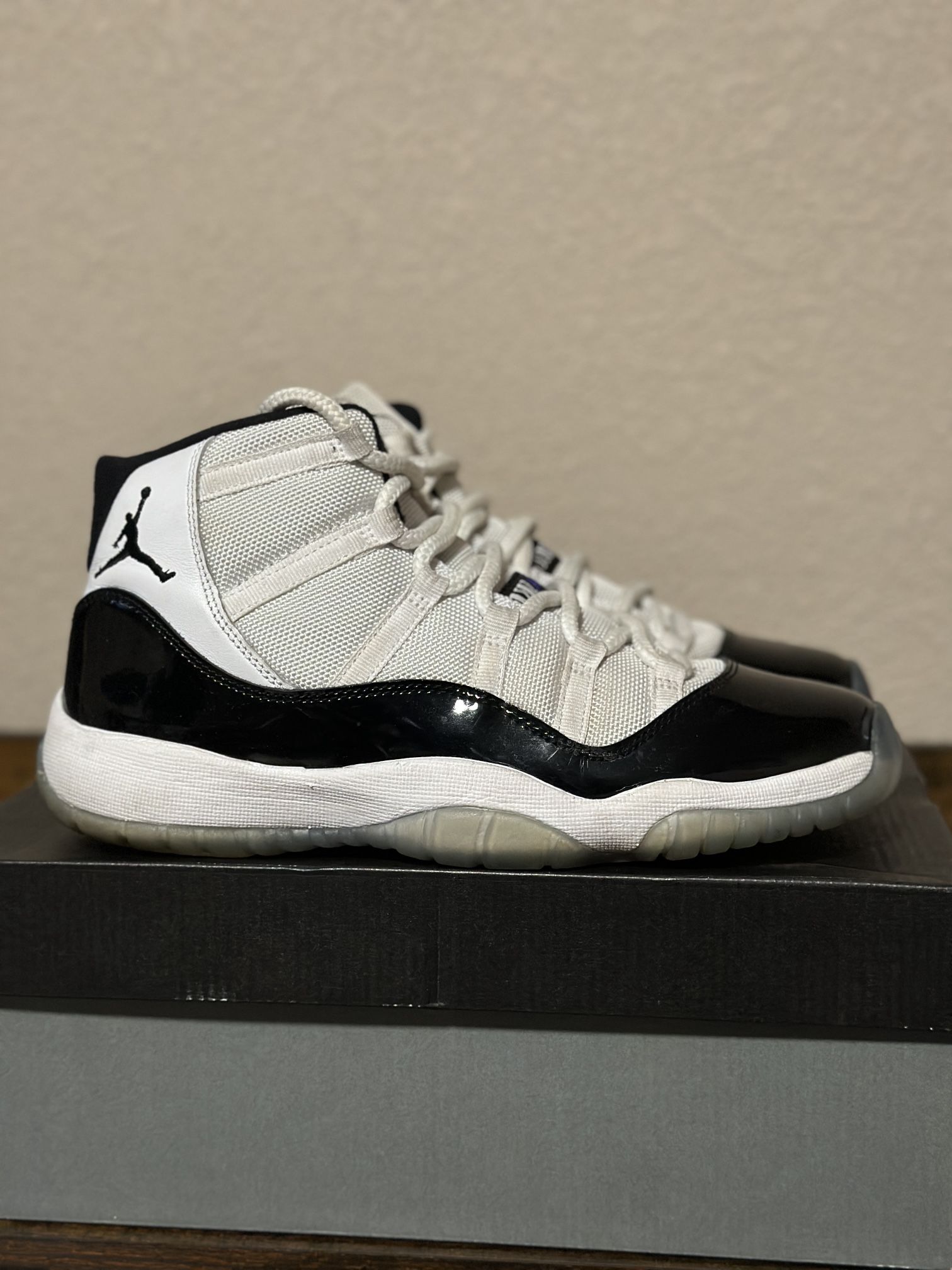 Jordan 11 Retro Sz 7