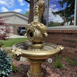 Very  Nice Large Fountain