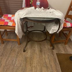 Nook glass table and two chairs