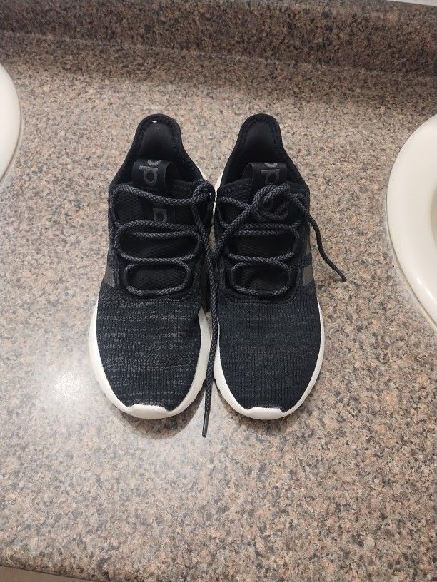 Unisex black Adidas shoes Woman 7 Or Man 6