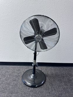 Better Homes & Gardens 3 Speed 16 inch Vintage Metal Stand Fan