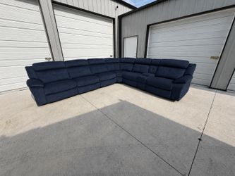 New Reclining Sectional(FREE DELIVERY)