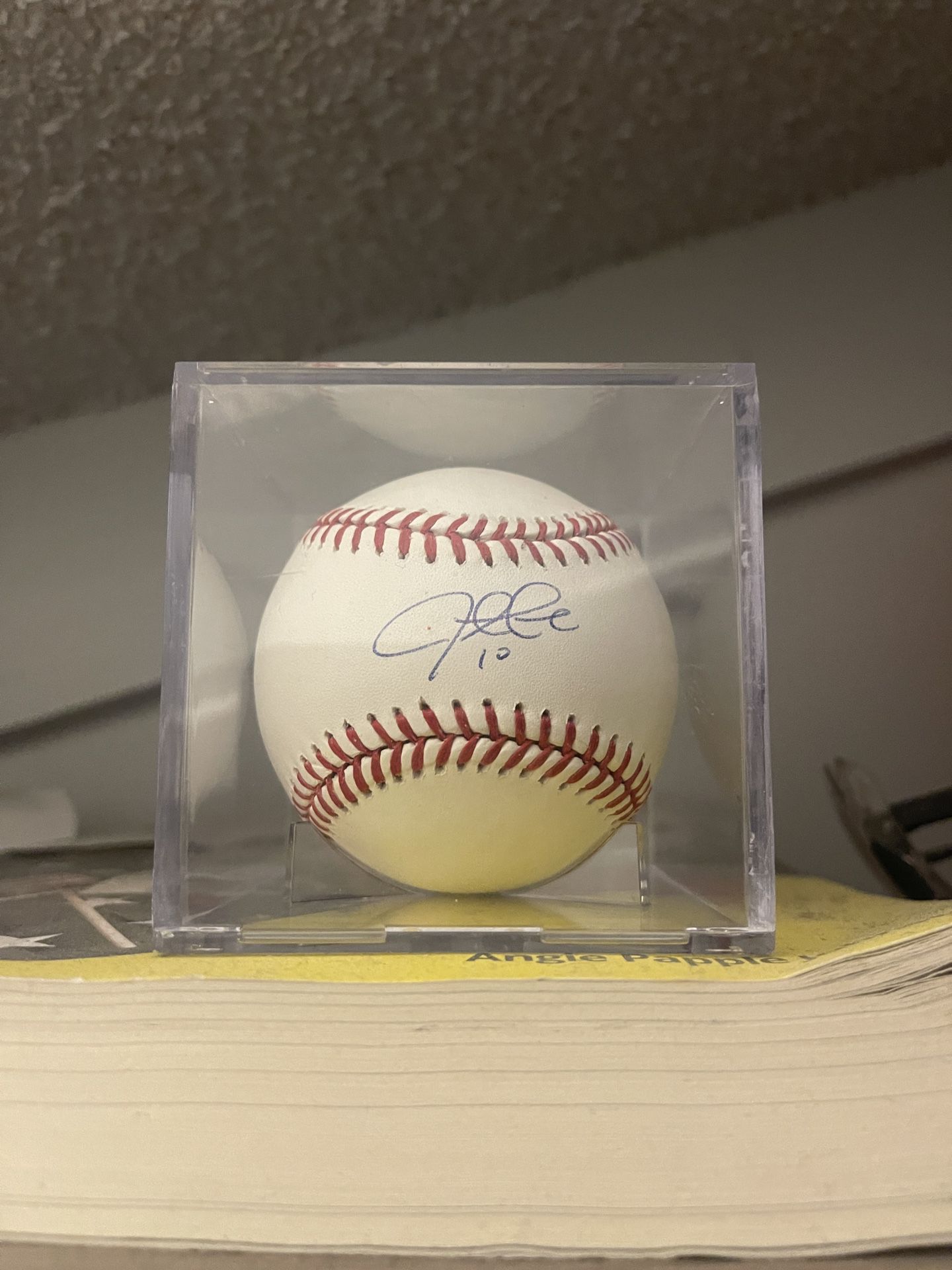 Justin Turner Autographed Baseball for Sale in Rancho Suey, CA - OfferUp