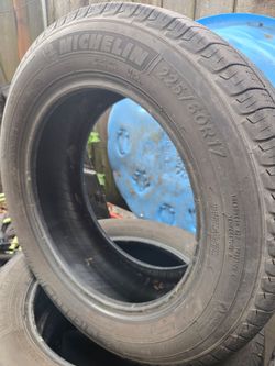 Michelin tires 225/60R17 set