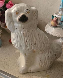 Vintage Stafford shire ceramic  Spaniel mantal