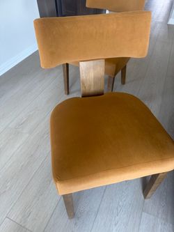 Accent chairs